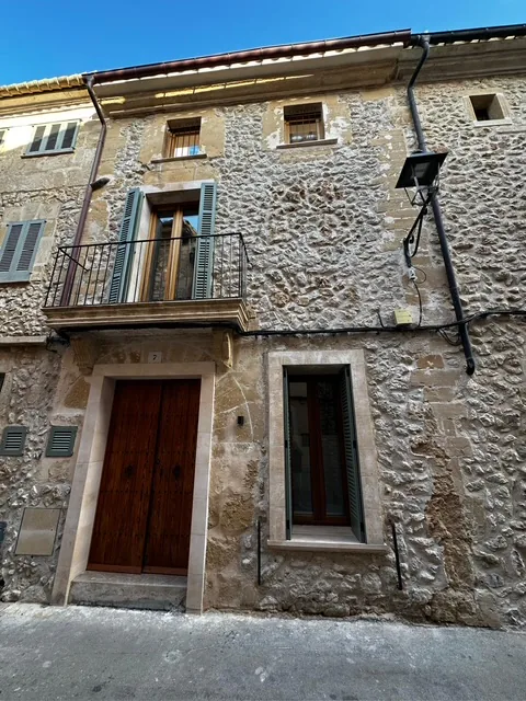 Fachada de piedra — Casa Stefan