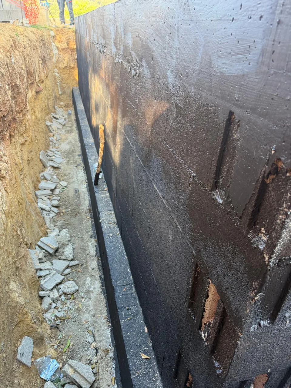 Impermeabilización del muro de cimentación — Selva