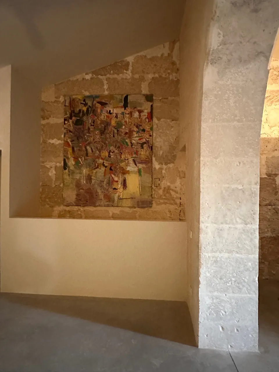 Hornacina de piedra restaurada — Casa Son Ramis